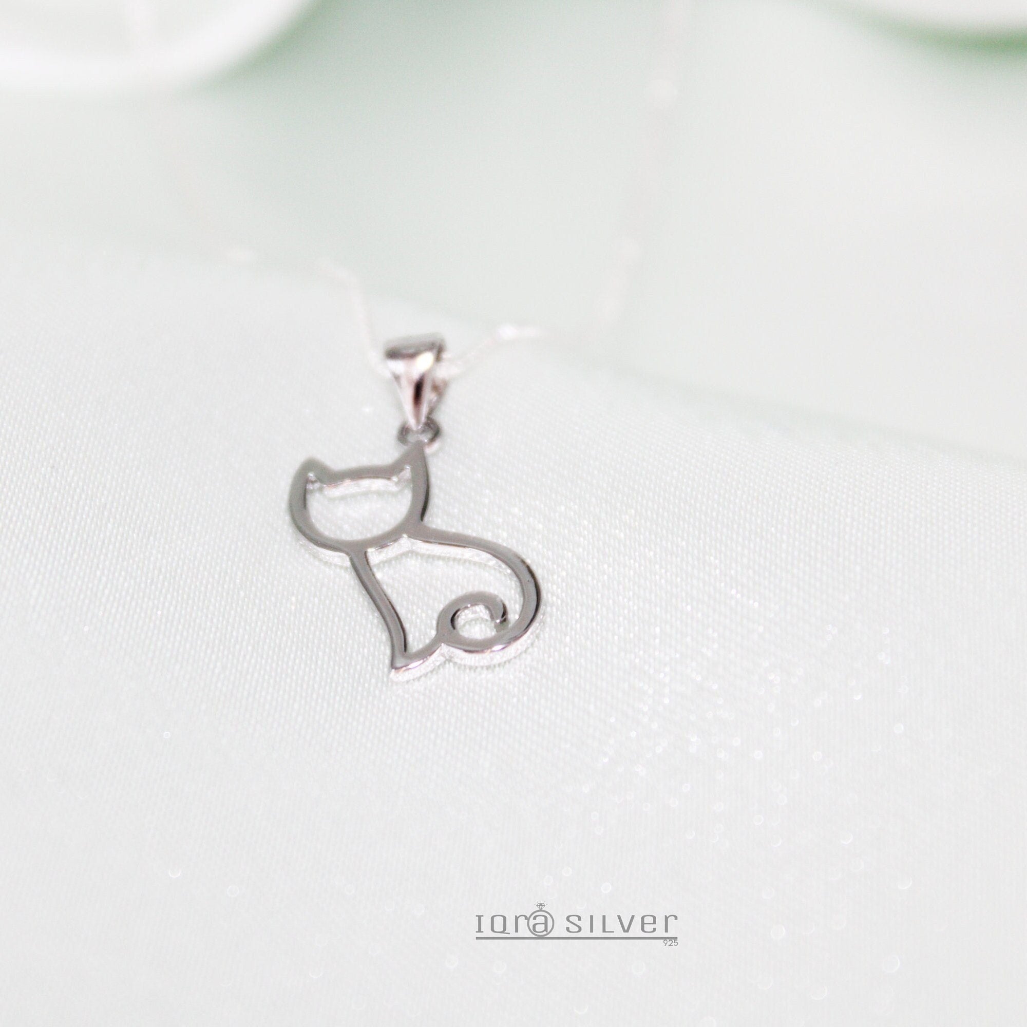 Sterling Silver Pretty Cat Pendant Necklace