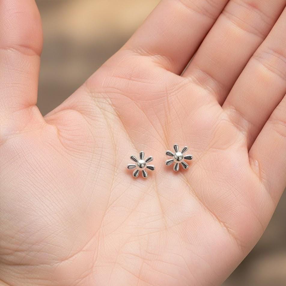 Sterling Silver Small Daisy Flower Earrings