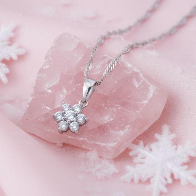 Snowflake Pendant Necklace in Sterling Silver