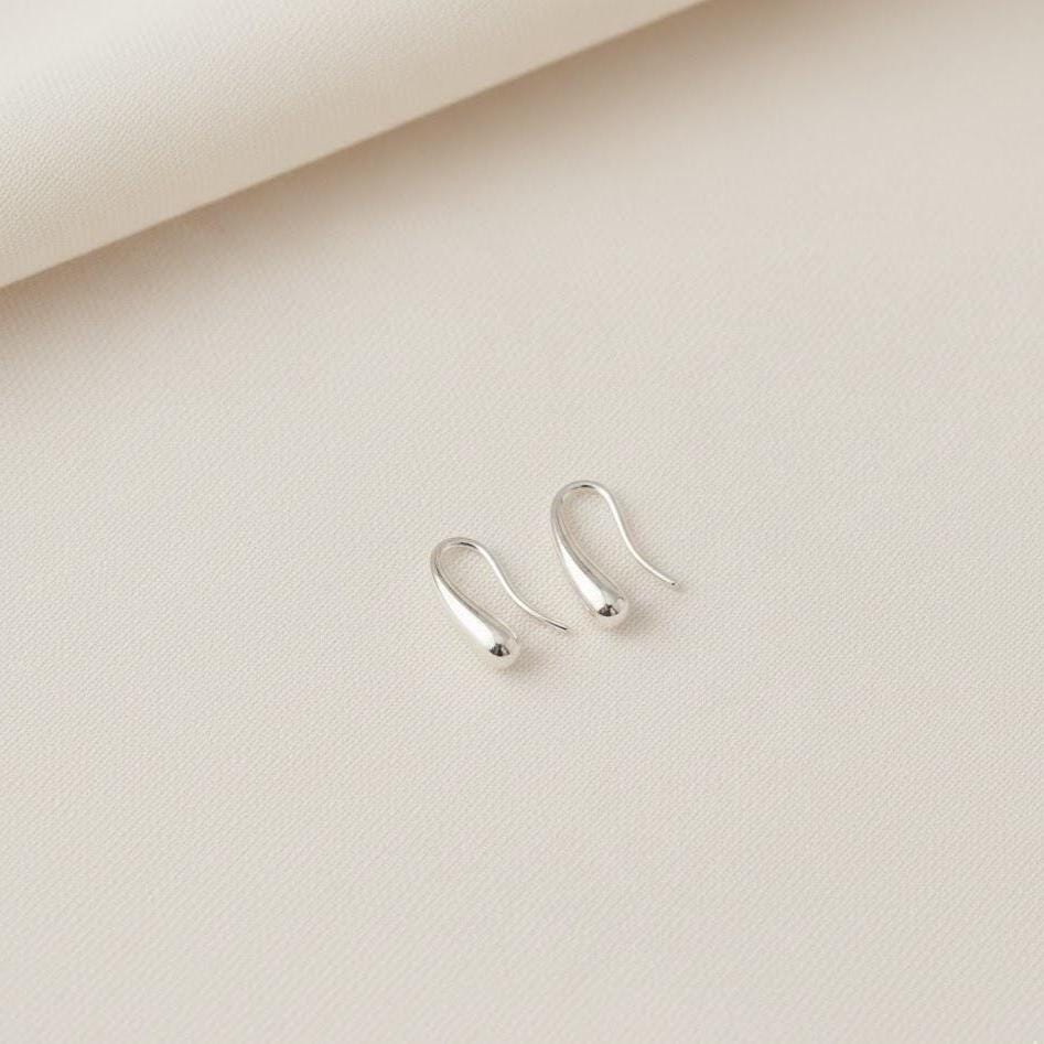 Water Drop Dangle Earrings In Sterling Silver