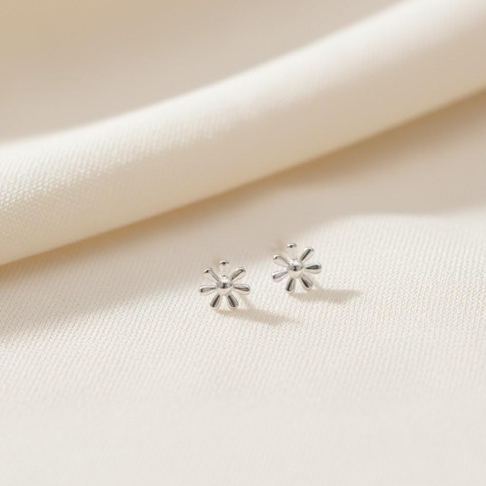 Sterling Silver Small Daisy Flower Earrings